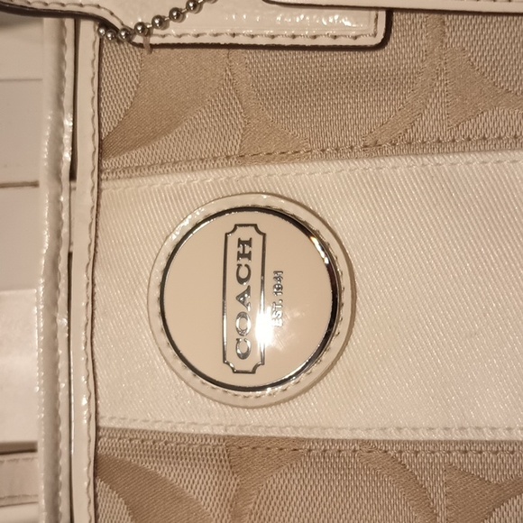 Coach handbag - Picture 2 of 16